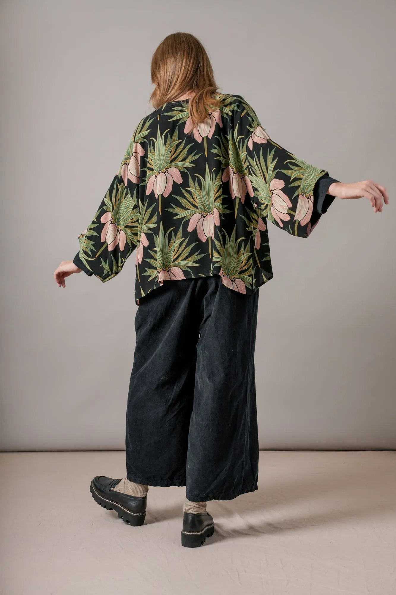 One Hundred Stars Deco Bud Black Crepe Kimono